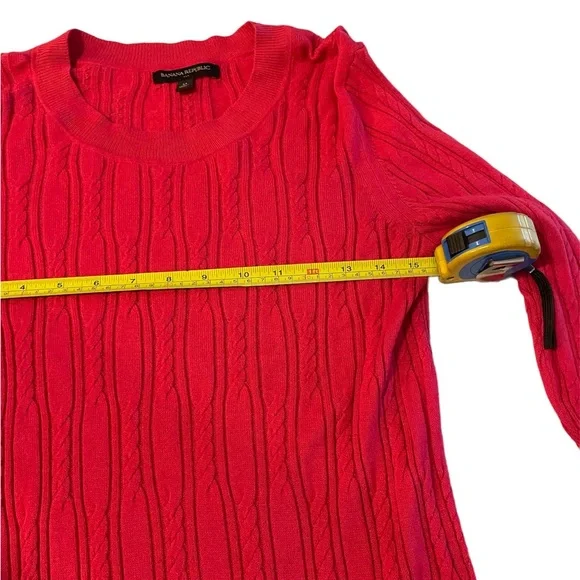 Women’s bright pink Banana Republic sweater - Picture 4 of 4